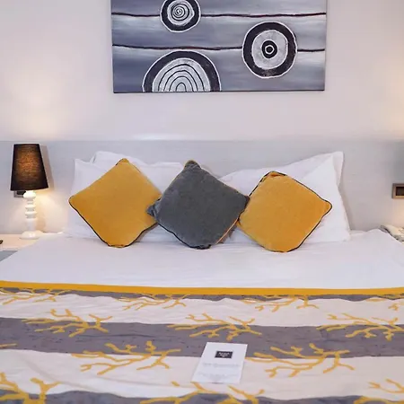 卡扎套房酒店 4*