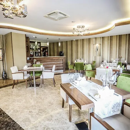 卡扎套房酒店 酒店 4*