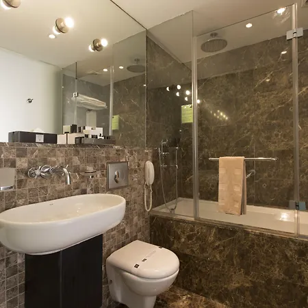 卡扎套房酒店 4*