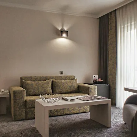 卡扎套房酒店 酒店 4*